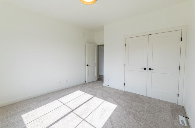 8319 59 Street S, Horace, ND 58047