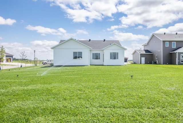 8319 59 Street S, Horace, ND 58047