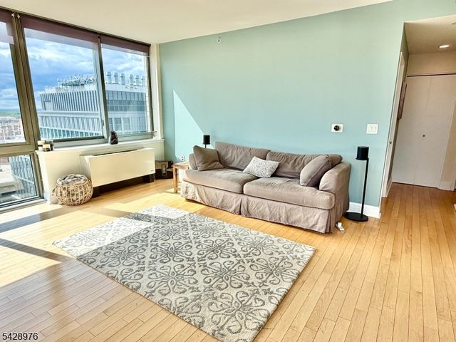1 Spring St 2104, New Brunswick City, NJ 08901