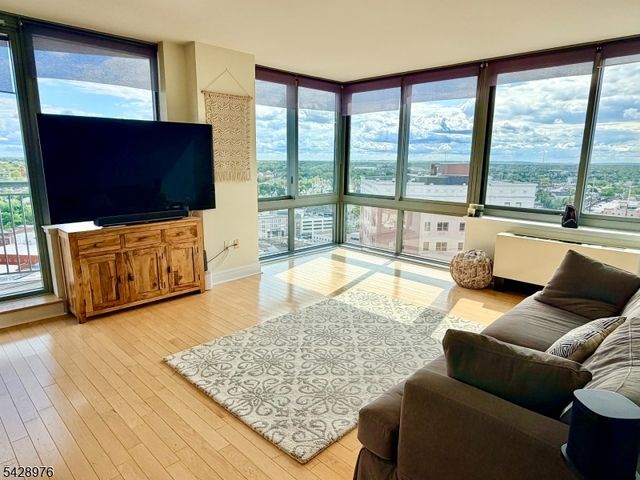 1 Spring St 2104, New Brunswick City, NJ 08901