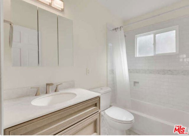 1317 N Kenmore Avenue, Los Angeles, CA 90027