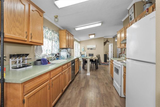 158 Oak Leaf, College Station, TX 77845