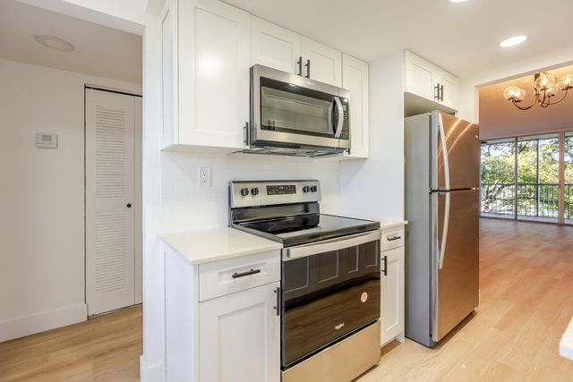 3121 NW 47th Terrace 315, Lauderdale Lakes, FL 33319