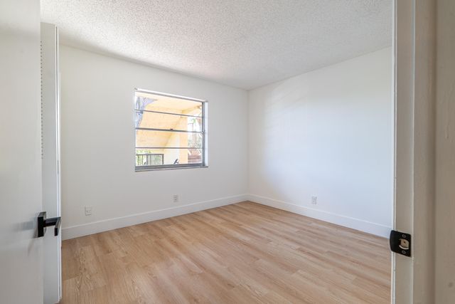 3121 NW 47th Terrace 315, Lauderdale Lakes, FL 33319