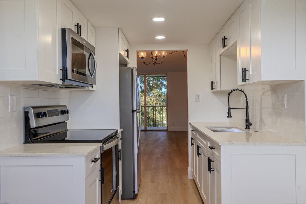 3121 NW 47th Terrace 315, Lauderdale Lakes, FL 33319