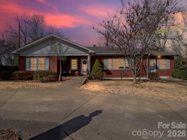 204 Fernwood Drive, Rutherfordton, NC 28139