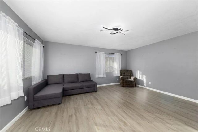 623 E Old 2nd St, San Jacinto, CA 92583