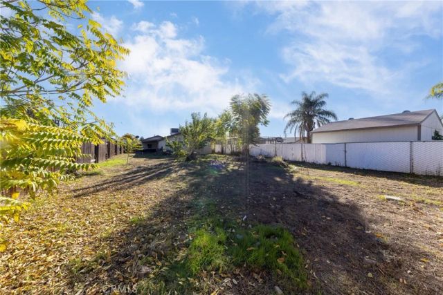 623 E Old 2nd St, San Jacinto, CA 92583