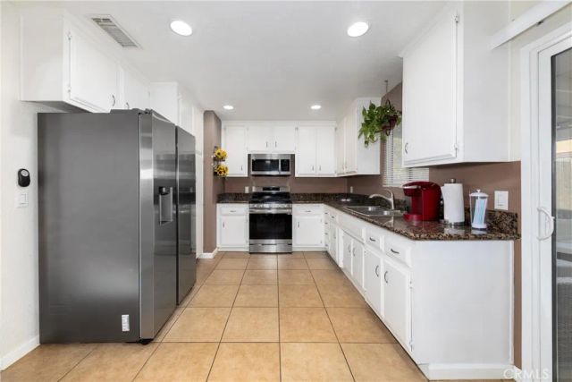 623 E Old 2nd St, San Jacinto, CA 92583