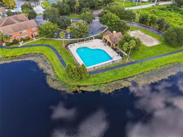10562 WINDSOR LAKE COURT 10562, Tampa, FL 33626