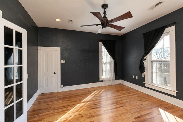 1898 N Main Avenue, Springfield, MO 65803