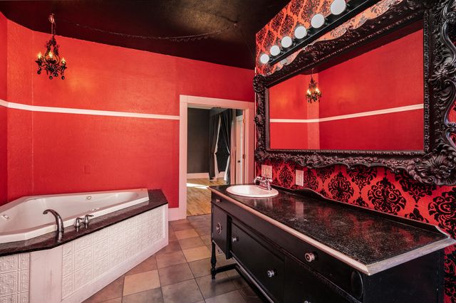 1898 N Main Avenue, Springfield, MO 65803