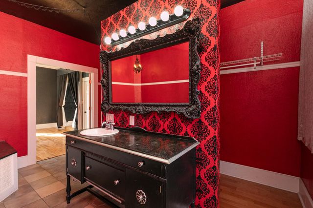 1898 N Main Avenue, Springfield, MO 65803