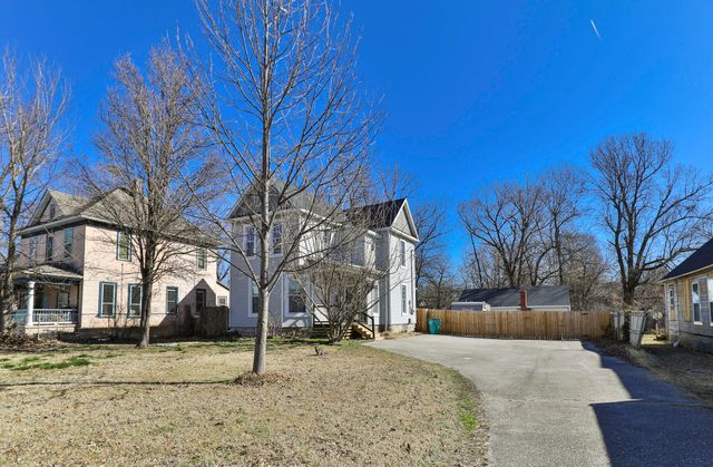 1898 N Main Avenue, Springfield, MO 65803