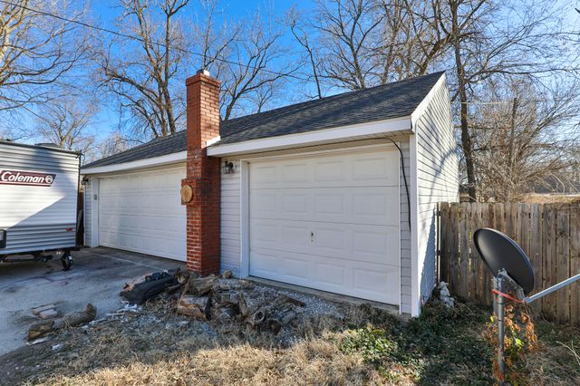 1898 N Main Avenue, Springfield, MO 65803