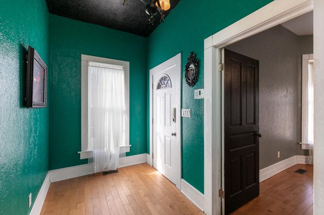 1898 N Main Avenue, Springfield, MO 65803