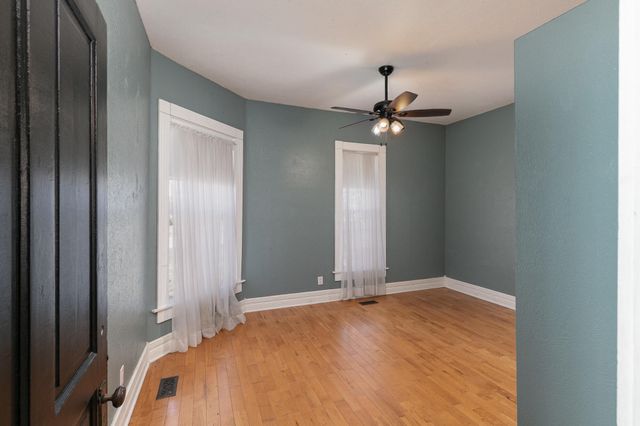 1898 N Main Avenue, Springfield, MO 65803