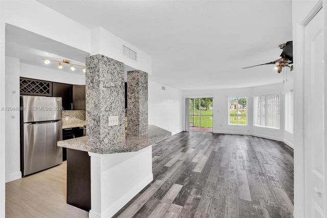 2341 NW 33rd Street 406, Oakland Park, FL 33309