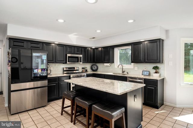 3 HAINES DR, Robbinsville, NJ 08691