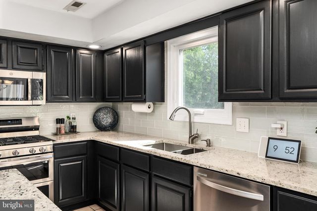 3 HAINES DR, Robbinsville, NJ 08691