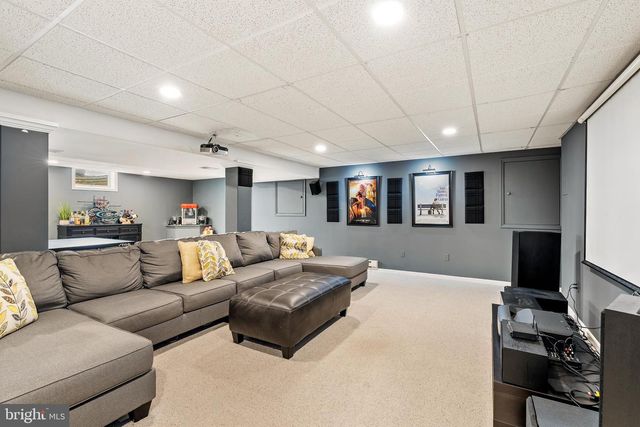 3 HAINES DR, Robbinsville, NJ 08691