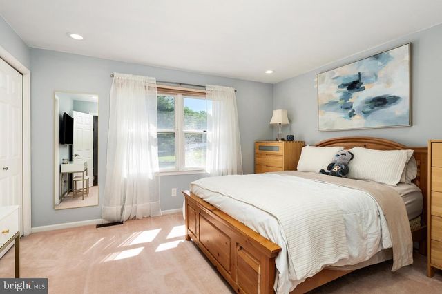 3 HAINES DR, Robbinsville, NJ 08691