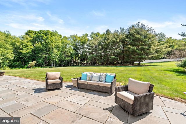 3 HAINES DR, Robbinsville, NJ 08691