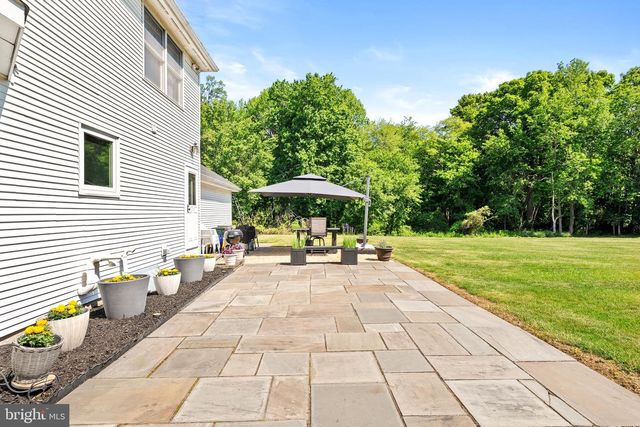 3 HAINES DR, Robbinsville, NJ 08691