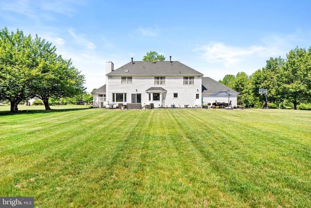 3 HAINES DR, Robbinsville, NJ 08691