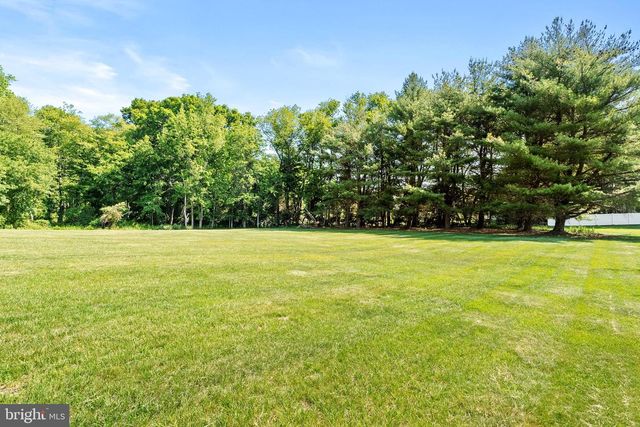 3 HAINES DR, Robbinsville, NJ 08691