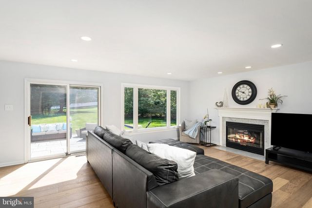 3 HAINES DR, Robbinsville, NJ 08691