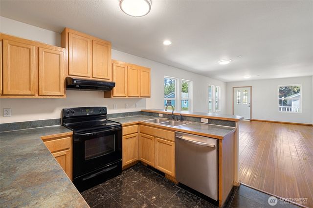 1940 Village Circle, Port Angeles, WA 98362