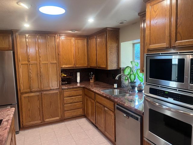 3335 Scottlee Dr, Turlock, CA 95382