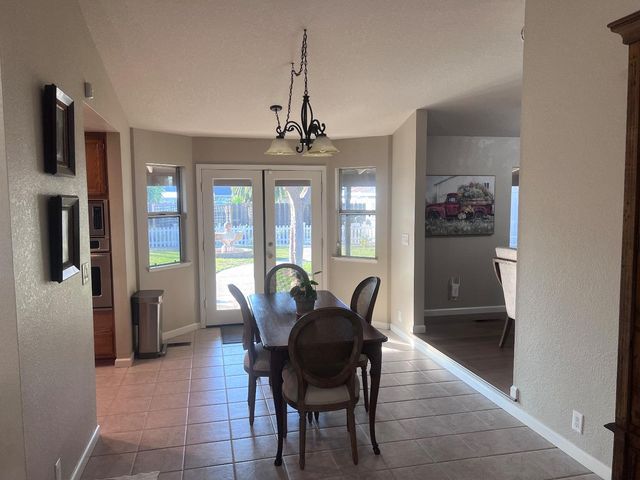 3335 Scottlee Dr, Turlock, CA 95382