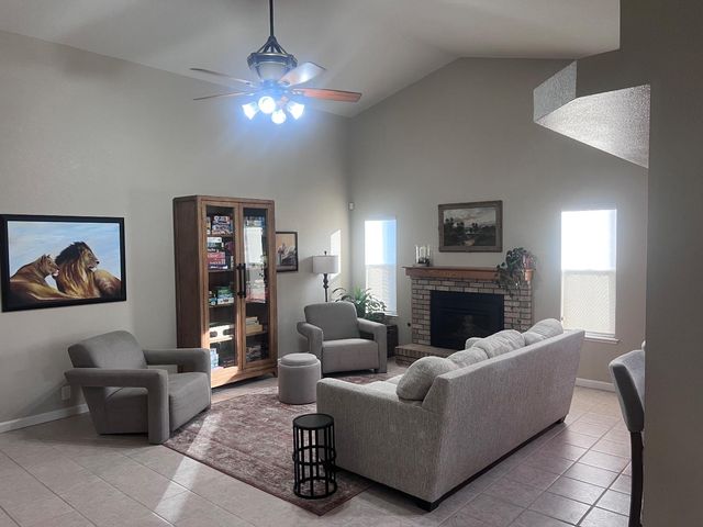 3335 Scottlee Dr, Turlock, CA 95382