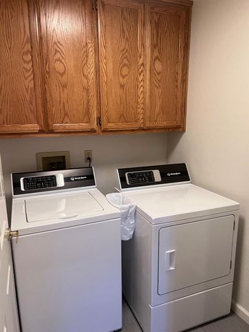 3335 Scottlee Dr, Turlock, CA 95382