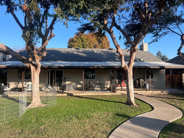 3335 Scottlee Dr, Turlock, CA 95382