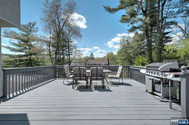 13 Hazel Avenue, Livingston, NJ 07039