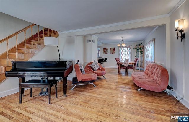 13 Hazel Avenue, Livingston, NJ 07039
