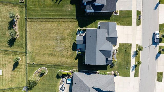 13366 Waterleaf Drive, St. John, IN 46373