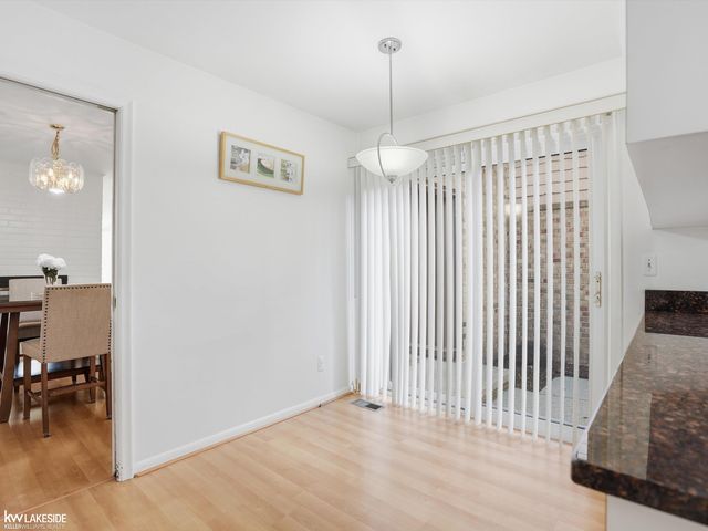 7134 Bridge Way, West Bloomfield, MI 48322