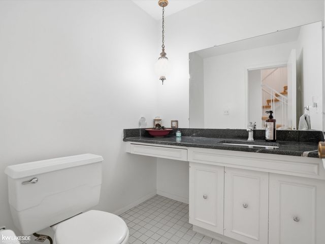 7134 Bridge Way, West Bloomfield, MI 48322