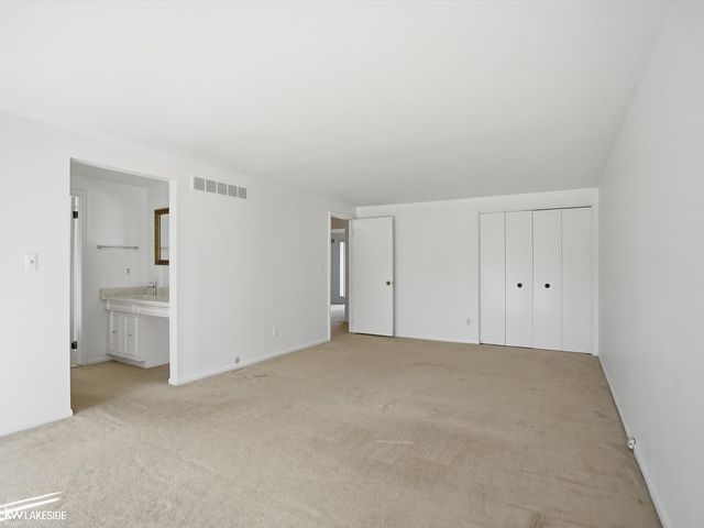 7134 Bridge Way, West Bloomfield, MI 48322