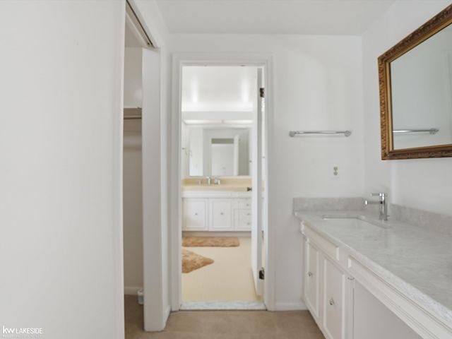 7134 Bridge Way, West Bloomfield, MI 48322