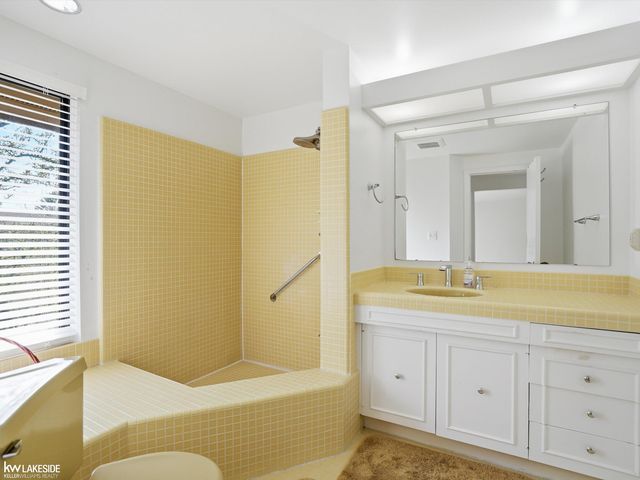 7134 Bridge Way, West Bloomfield, MI 48322