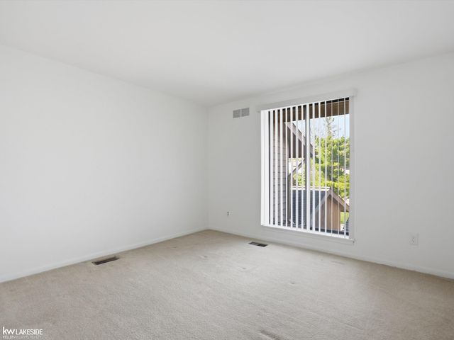 7134 Bridge Way, West Bloomfield, MI 48322