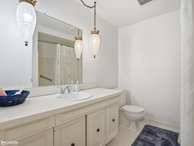 7134 Bridge Way, West Bloomfield, MI 48322