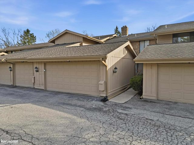 7134 Bridge Way, West Bloomfield, MI 48322