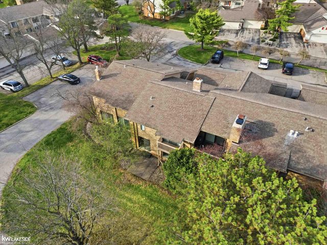 7134 Bridge Way, West Bloomfield, MI 48322