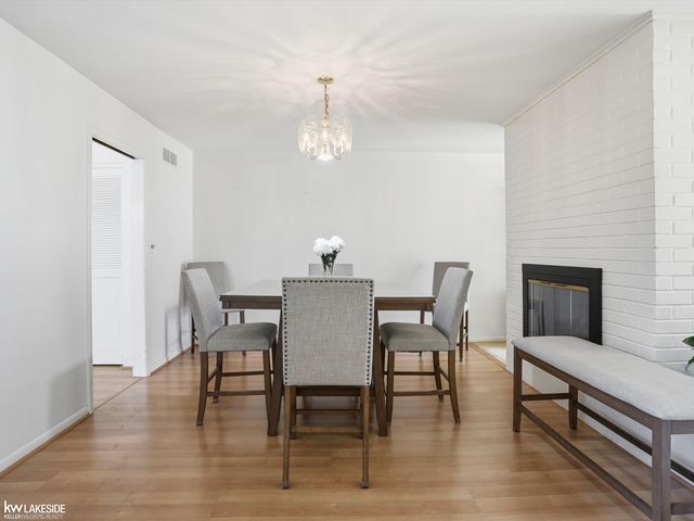 7134 Bridge Way, West Bloomfield, MI 48322